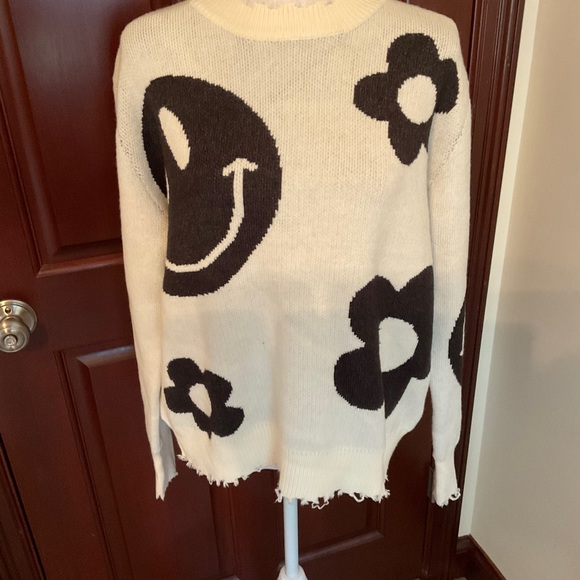 Miss Sparkling Teen Sweater. Sz. Medium - Picture 6 of 6